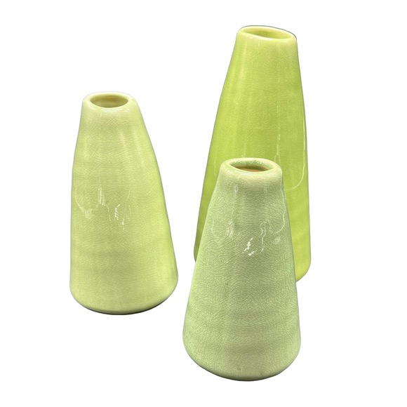 Set of 3 Celadon Green Vases in Graduated Sizes - Great Condition - Picture 1 of 2